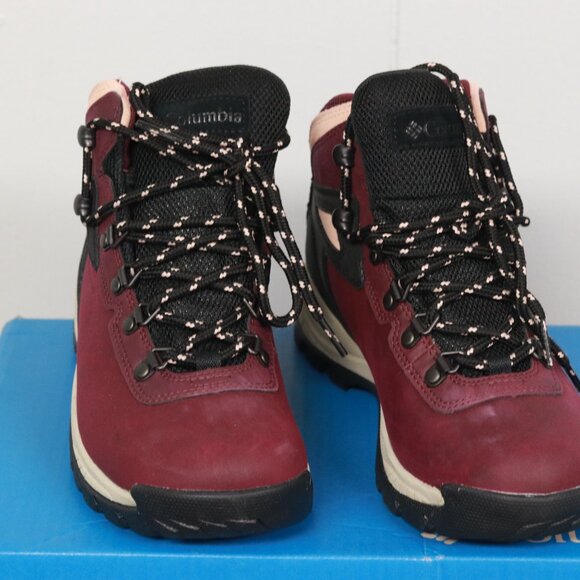 Columbia Women's Newton Ridge Plus, Marionberry/Black, 6.5 - Picture 2 of 5